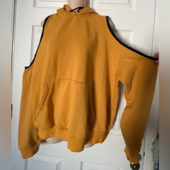 LF Mustard Yellow Distressed Cold Shoulder Shoulderless Hooded Sweatshirt Small - Picture 8 of 16